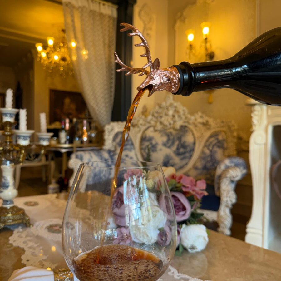 Majestic Reindeer Wine Stopper/Pourer