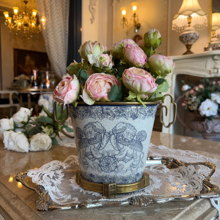 Château Royal Vase
