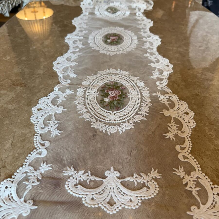 Lace legacy table runner
