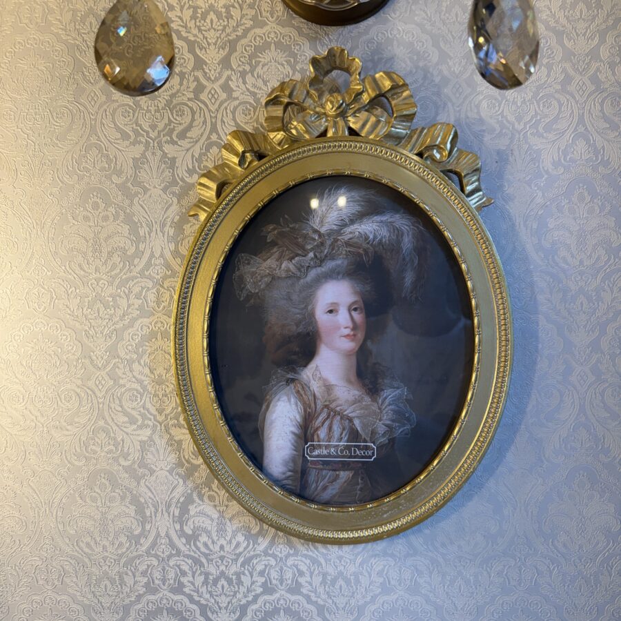 Lady Charlotte Picture Frame Design A