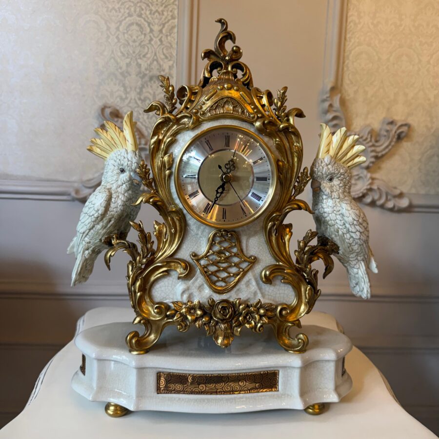 *Le Duo Cacatoès Mantel Clock*