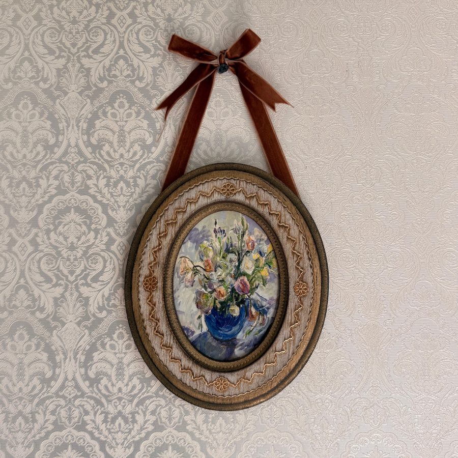 Antique Ribbon Floral Medallion
