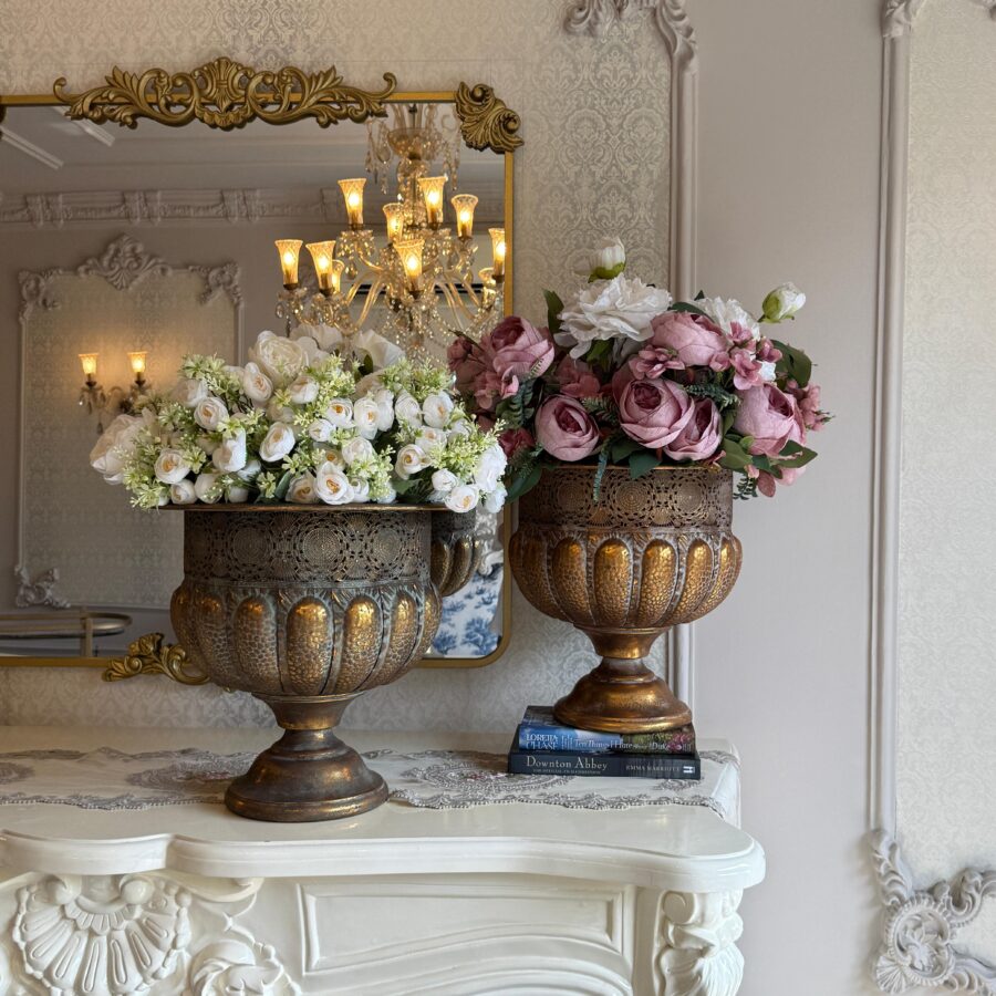 Vittoria Pedestal Urn