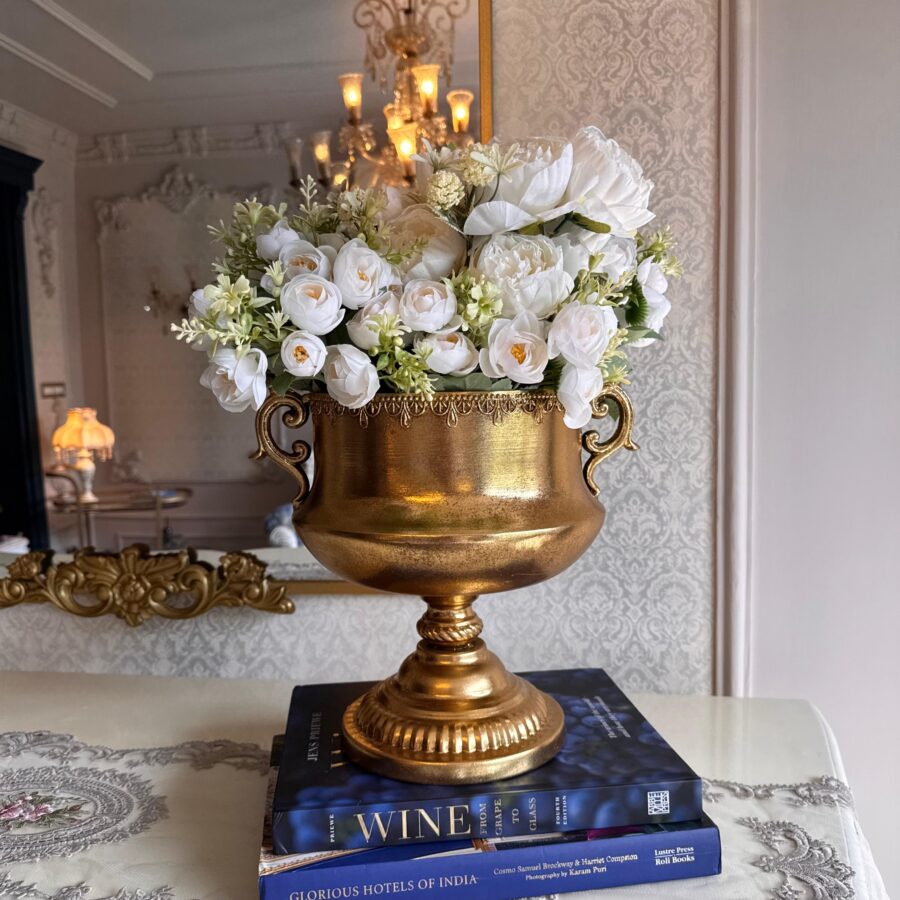 Valentina Pedestal Urn